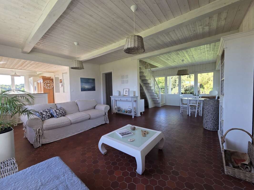 Maison à SAINT-JUST-LE-MARTEL