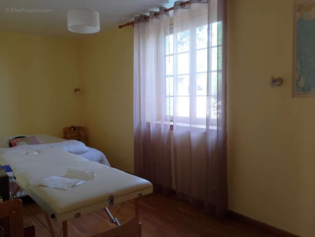 Grande maison charentaise avec dépendances - photo 15