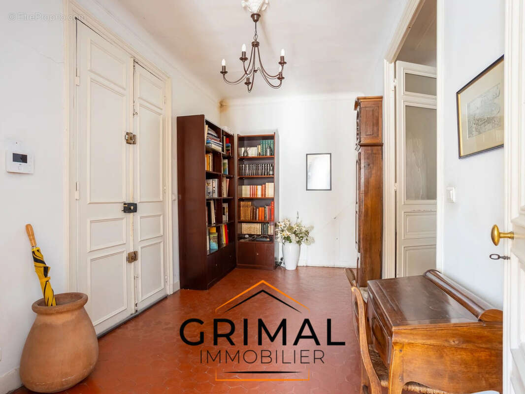 Appartement à MARSEILLE-1E