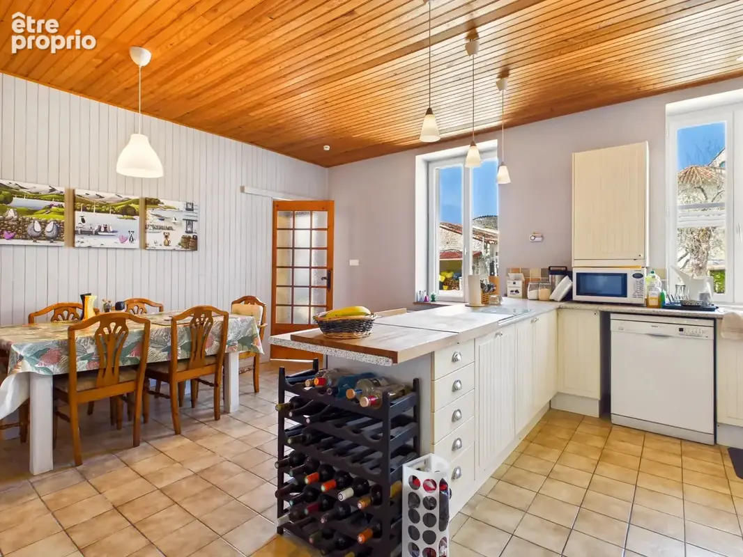 Maison en pierre avec cour et jardin - photo 6