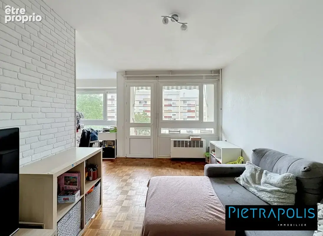 Appartement 4 pièces 76 m² à vendre à Oullins (69600) - photo 3