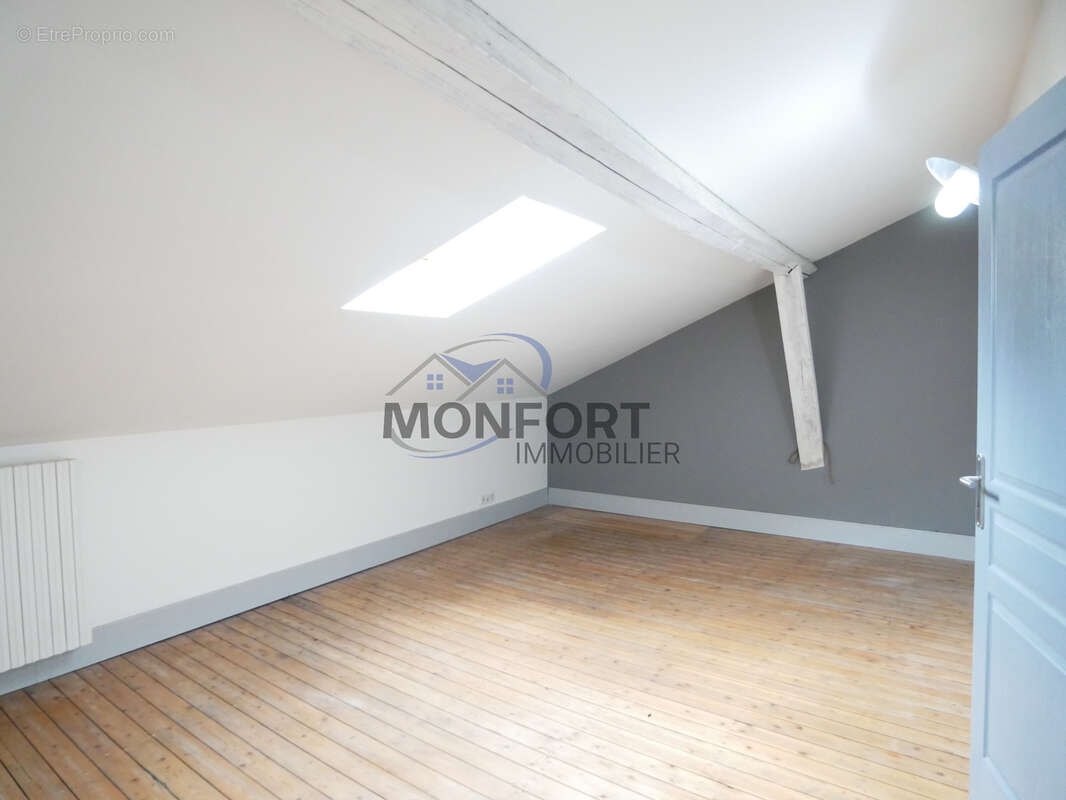 Maison de ville en pierre rénovée   5 chambres (ou 4 + bureau), jardin avec cuisine d’été   157 m2 - photo 16