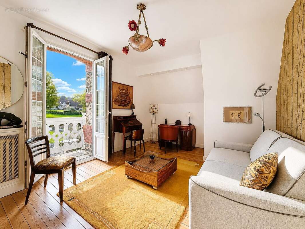 Appartement 108 m² à La Riviere-Saint-Sauveur  - photo 9