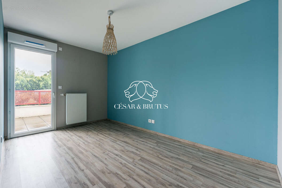 Appartement à MEYZIEU