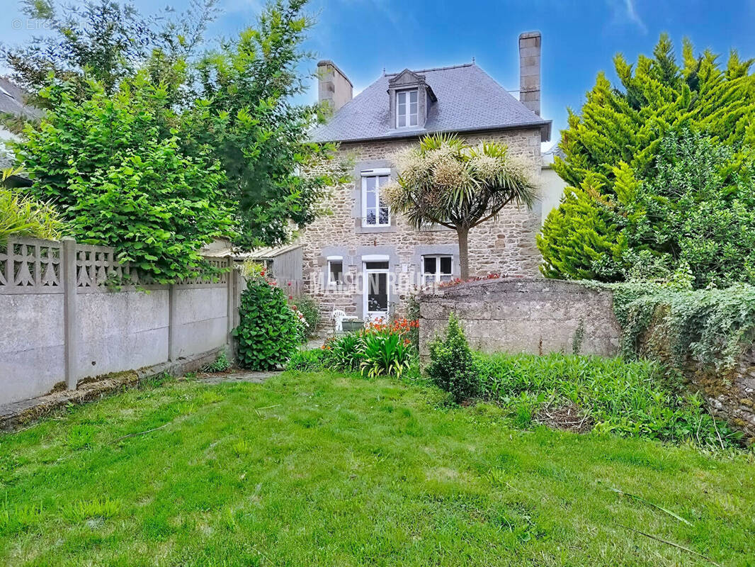 Maison à SAINT-PIERRE-DE-PLESGUEN