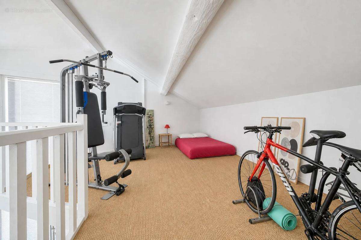 Maison de 8 pièces de 270 m² à Sainte-Gemme - photo 29