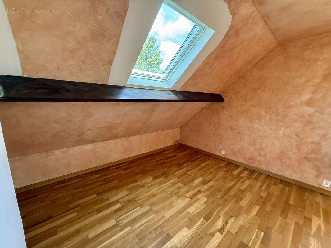 Sublime propriété T 7 avec 2 garages sur un terrain de 1480 m2 - photo 14