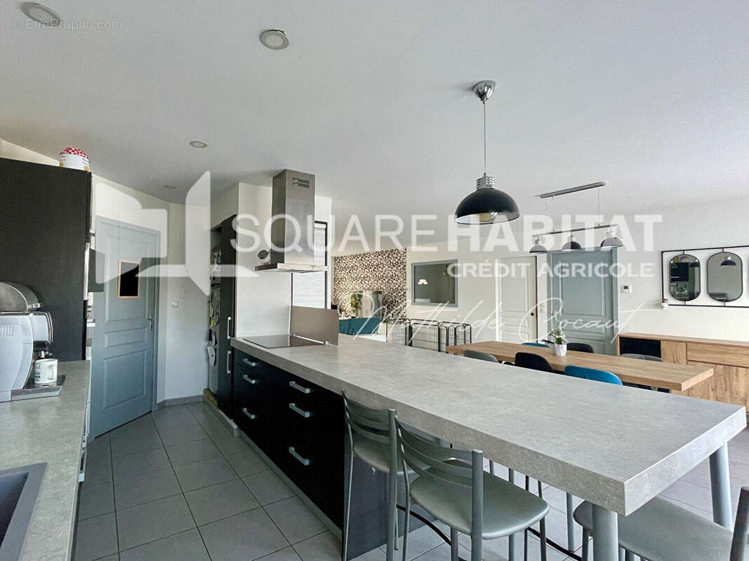 Maison à SAINT-MACAIRE-EN-MAUGES