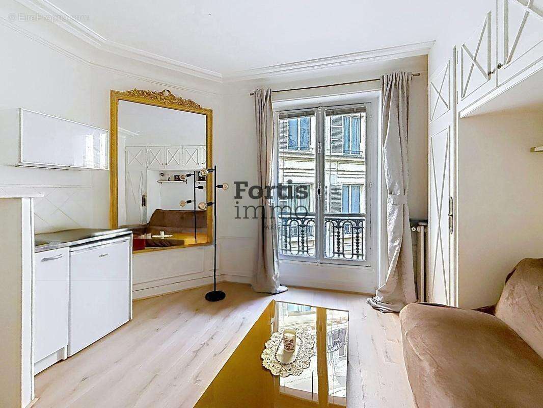 Appartement à PARIS-1E