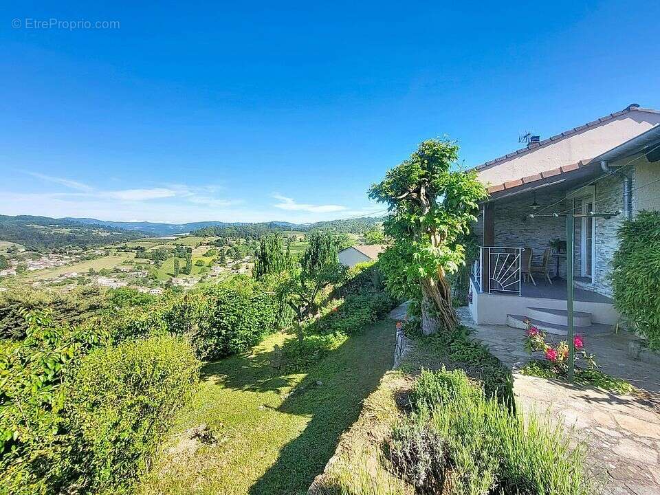 Maison à DESAIGNES