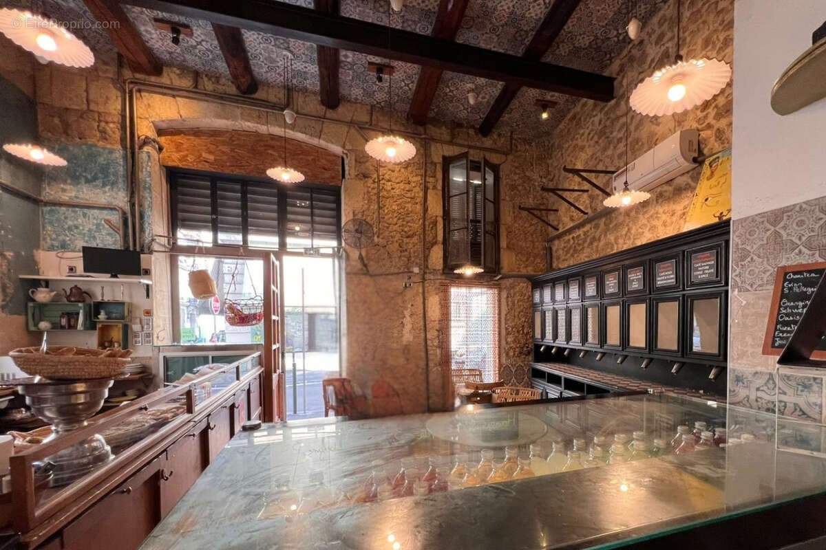 Commerce à MARSEILLE-1E