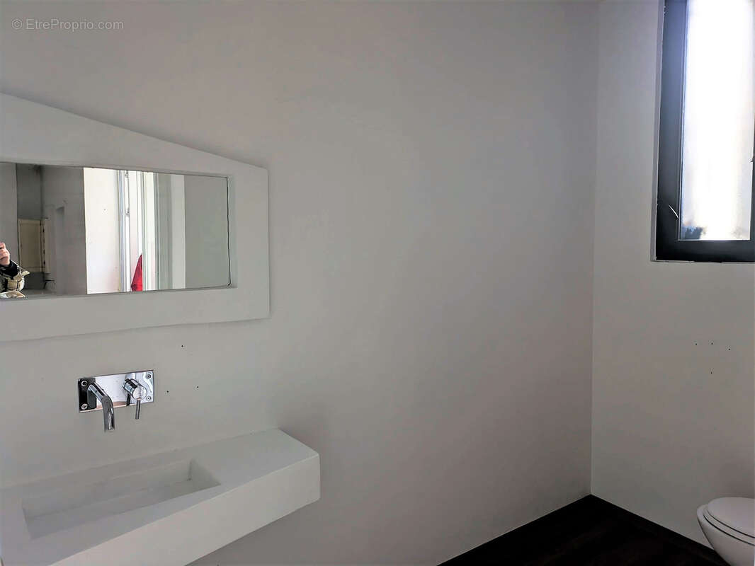 Commerce à GRUISSAN