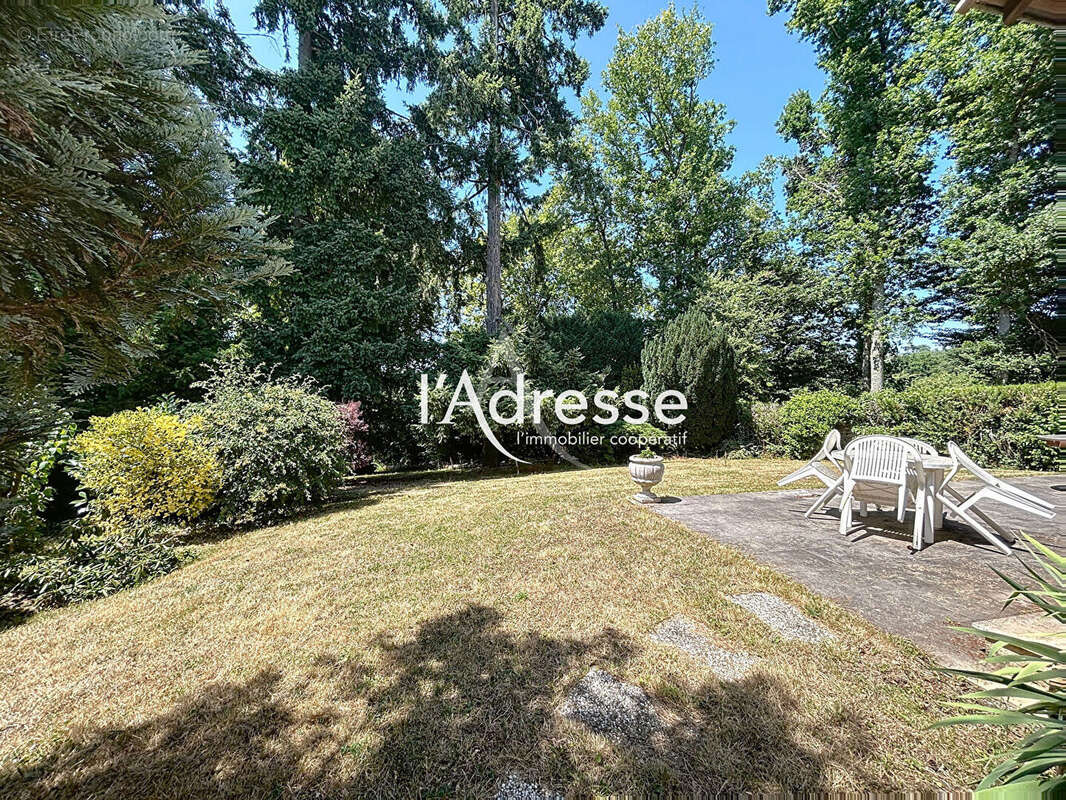 Maison 160 m² à rénover - Environnement verdoyant proche toutes commodités - Beau terrain - photo 8