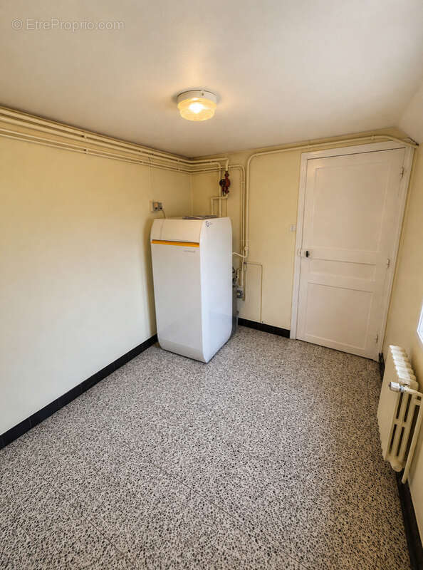 Hasnon   Maison semi-individuelle 95 m2 à rénover avec garage et jardin - photo 7