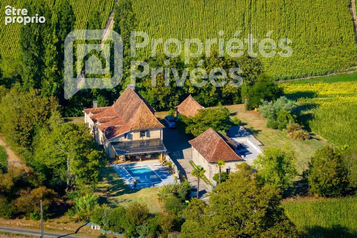 Maison béarnaise avec grange restaurée, pigeonnier et piscine - photo 17