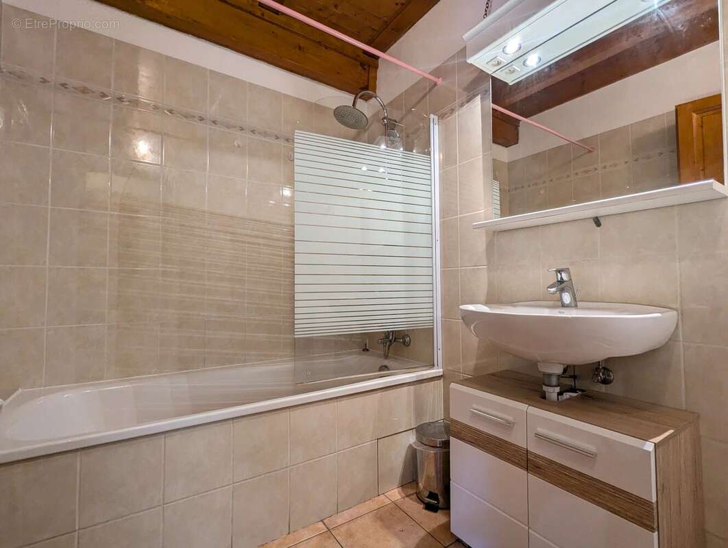 Appartement à MORILLON