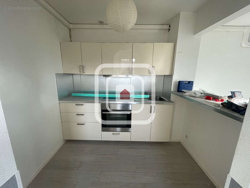 A vendre appartement t2 secteur saint marceaux - photo 2