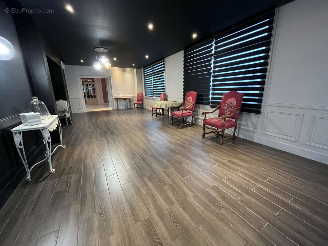 Local Commercial - Appartement - 429,5 m2 - photo 7