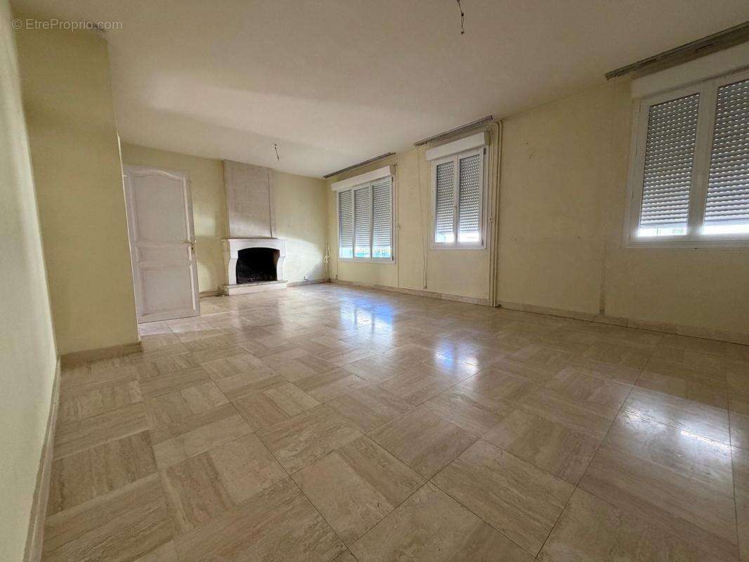 Immeuble de rapport 200m² - Centre-ville v - photo 5