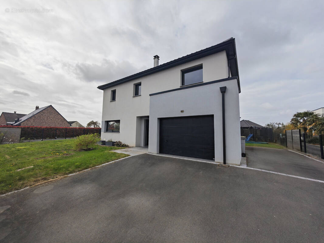 Photo 1 - Maison à RICHEBOURG