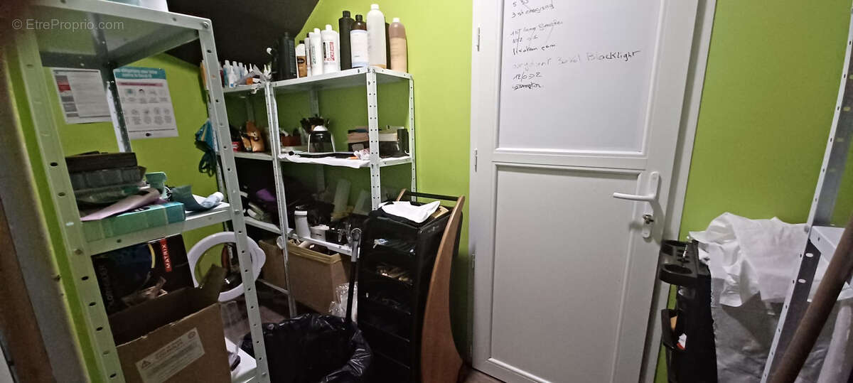 Commerce à ENTRAYGUES-SUR-TRUYERE