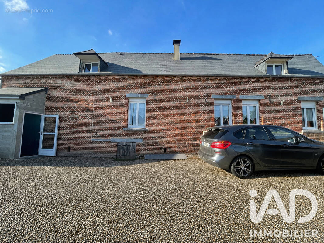 Maison 6 pièces 165 m² · à Lugny · 165 m² · 190 000 €