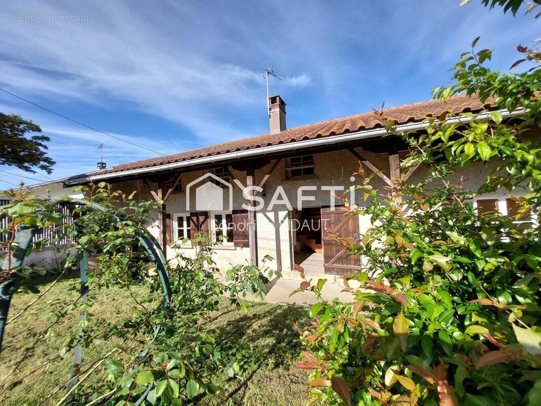 Photo 1 - Maison à SAINT-TRIVIER-DE-COURTES