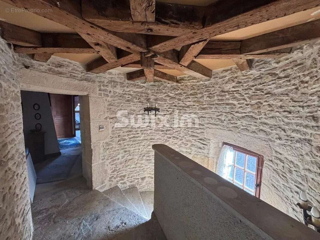 Propriété de caractère de 268 m² avec tour médiévale - photo 13