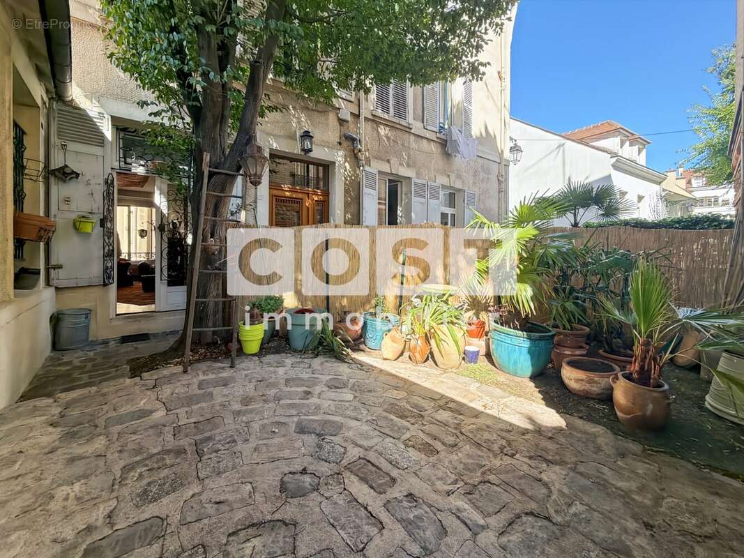 Appartement à COLOMBES