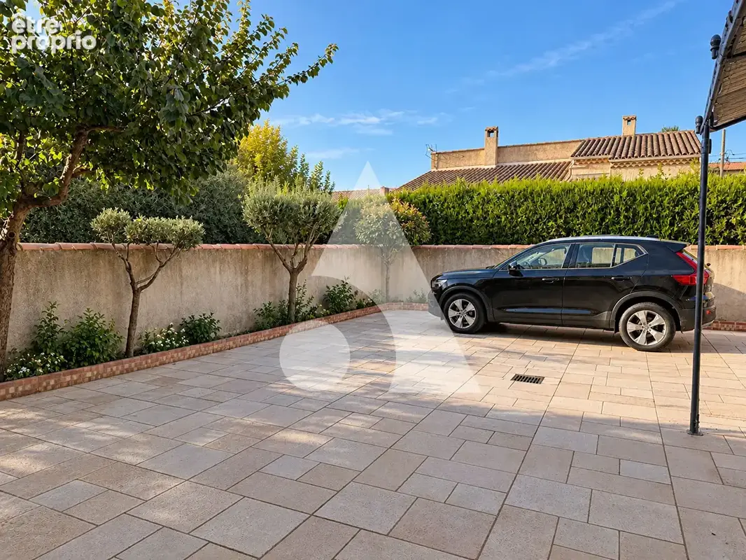 PERTUIS Maison d'env. 95m² hab avec 90m² de sous sol et 100m² de cour privative. - photo 12