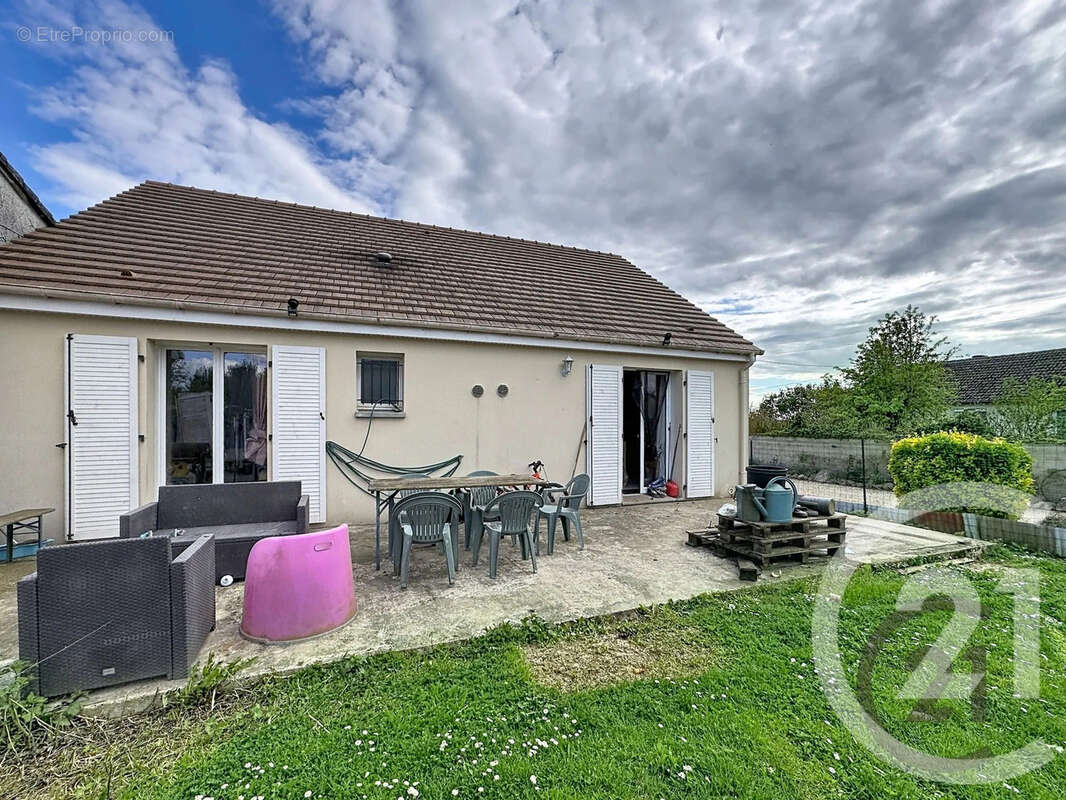 Maison à BAZOCHES-LES-BRAY