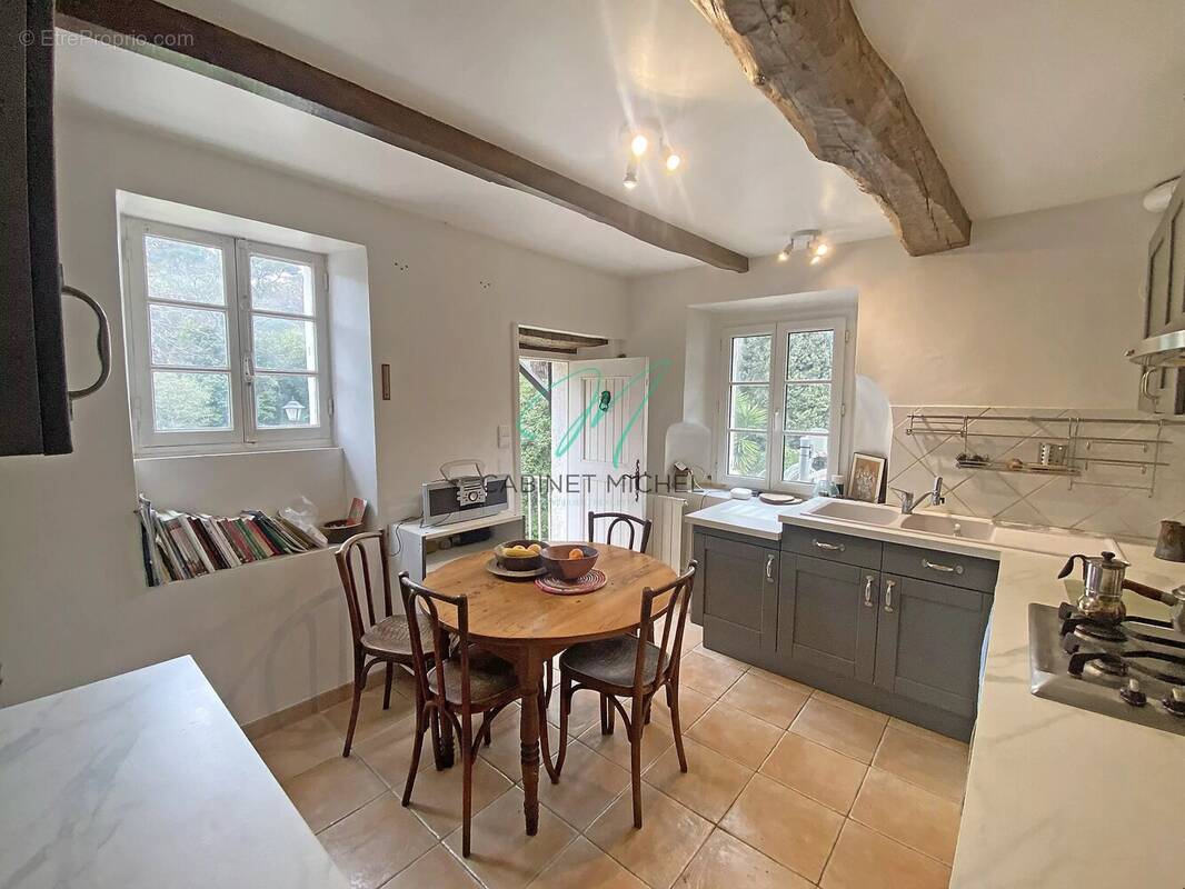 Appartement à ROQUEFORT-LES-PINS