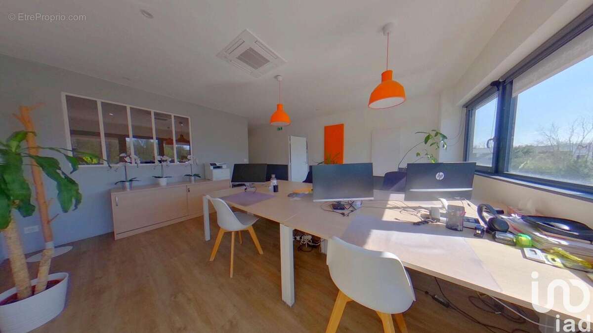 Photo 2 - Commerce à COURCOURONNES