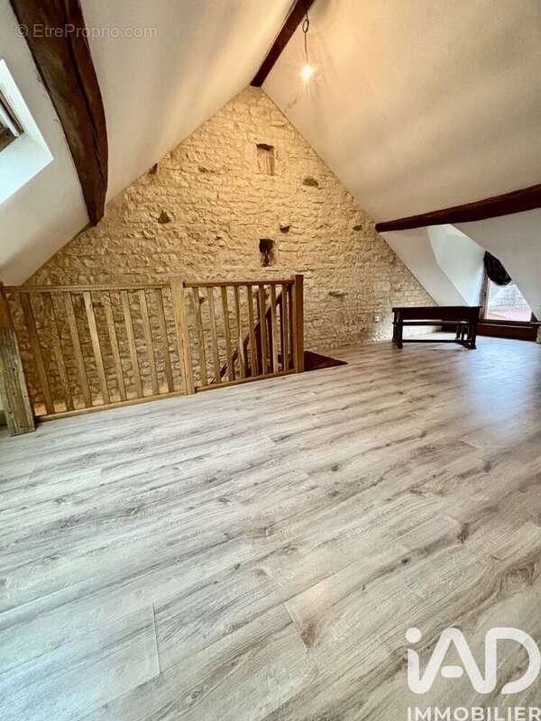 Maison 190 m² à Poilly-Sur-Tholon  - photo 6