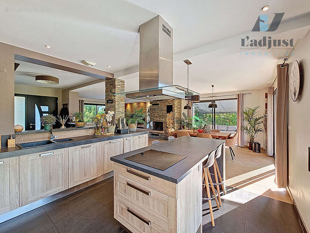 Maison à VULAINES-SUR-SEINE