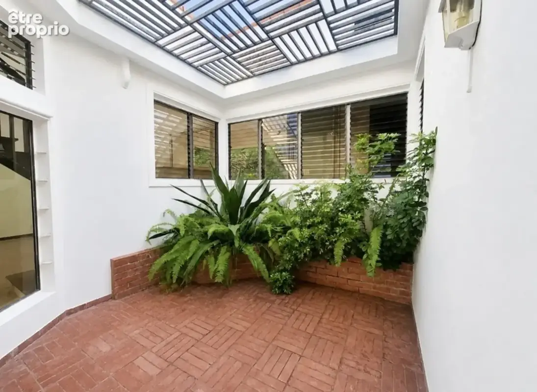 A vendre - Fort de France – Quartier Didier - Maison d'architecte – 7 Pièces – 4 Chambres + Petit T2 Indépendant - photo 37