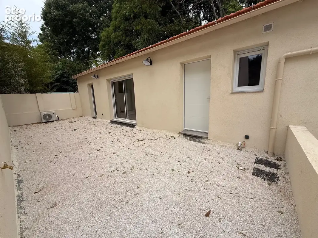 Toulon est dans une rue calme et pavillonaire beau T2 neuf avec jardin privatif et cellier - photo 7