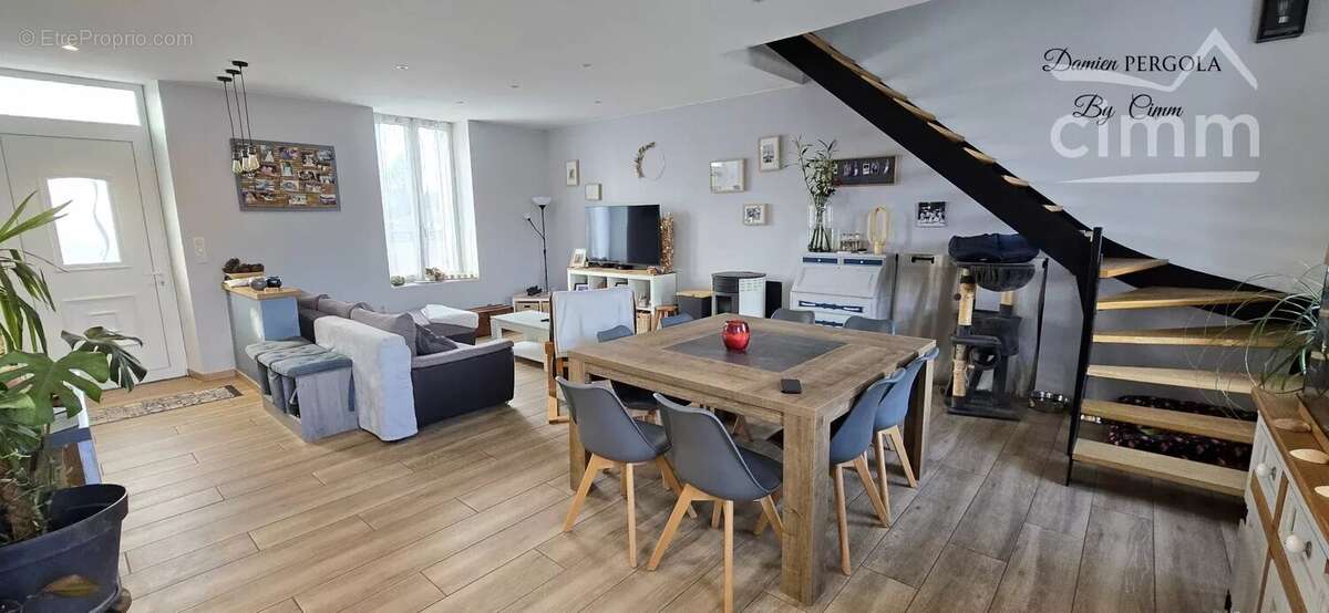 Maison rénovée de 115 m², située à 5 minutes à pied du centre-ville - photo 3