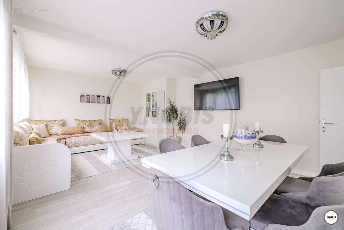 Appartement Les Mureaux  4 pièce(s) 86 m2 - photo 9