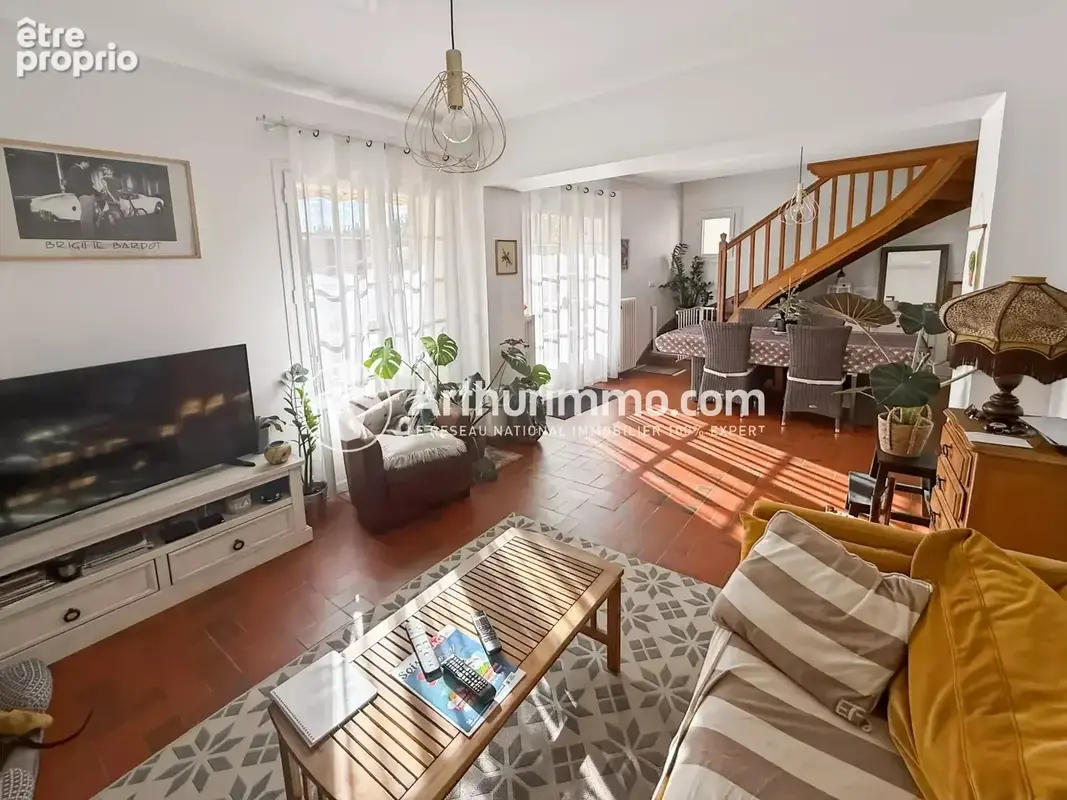 Maison de 5 pieces avec sous-sol et dependances - photo 3