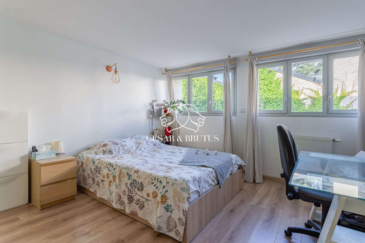 Appartement à SAINT-GENIS-LAVAL