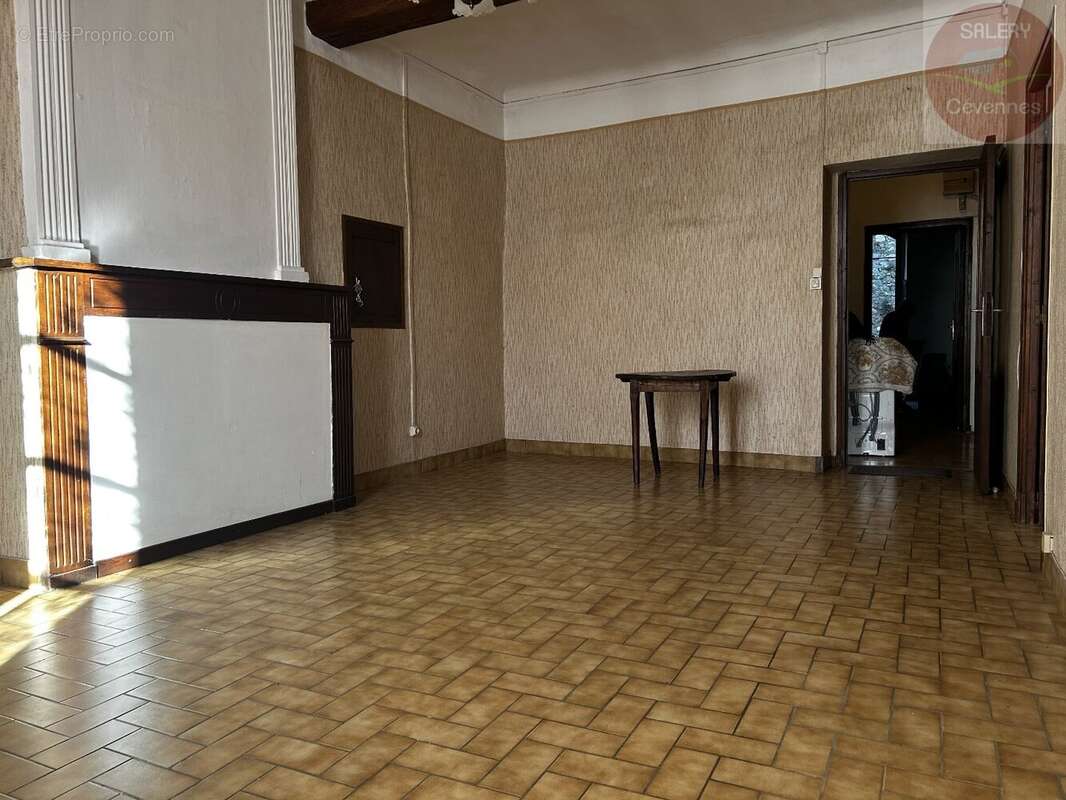 Appartement à LASALLE