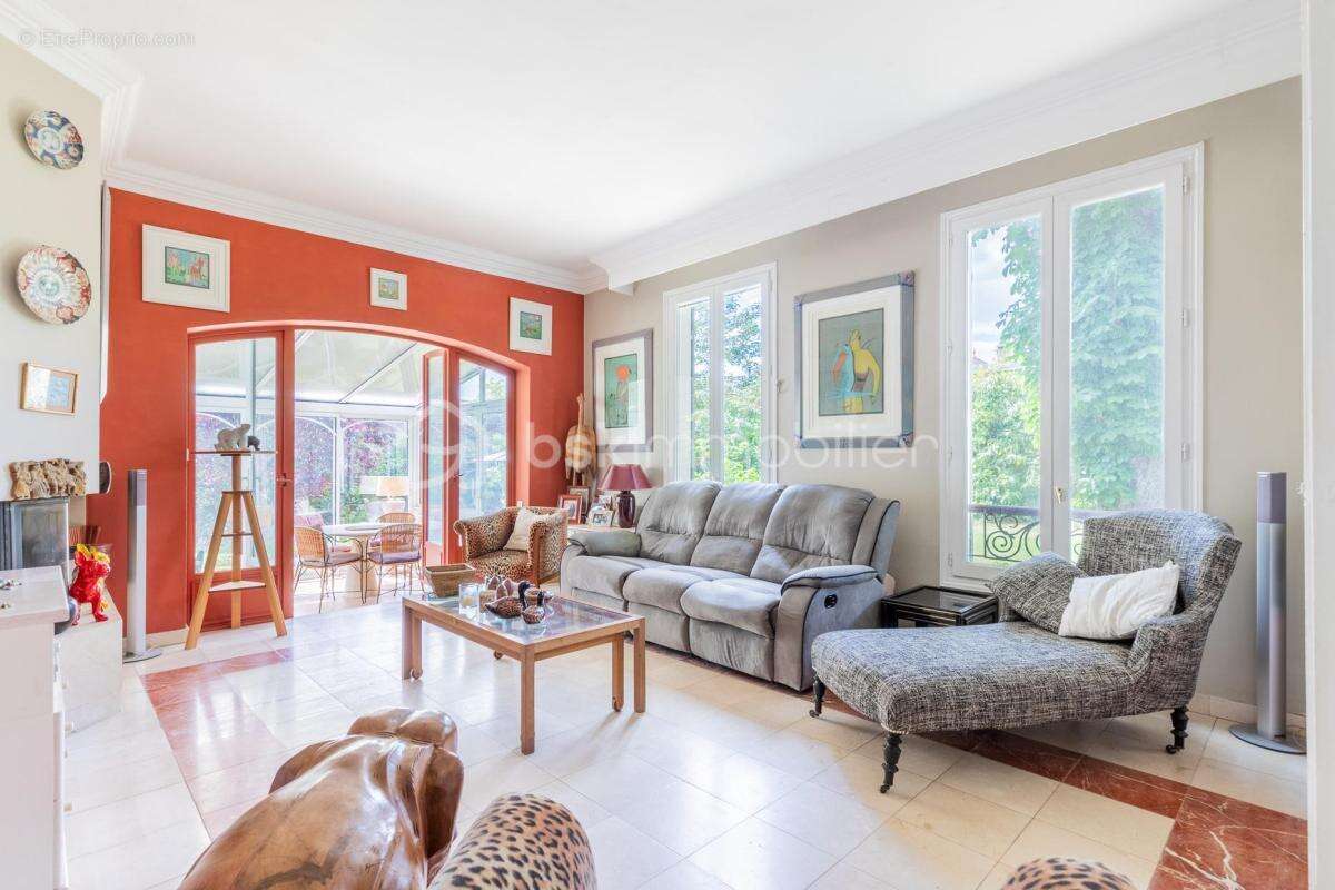 Maison familiale de 162 m² avec véranda et grand jardin – Quartier résidentiel recherché - photo 6