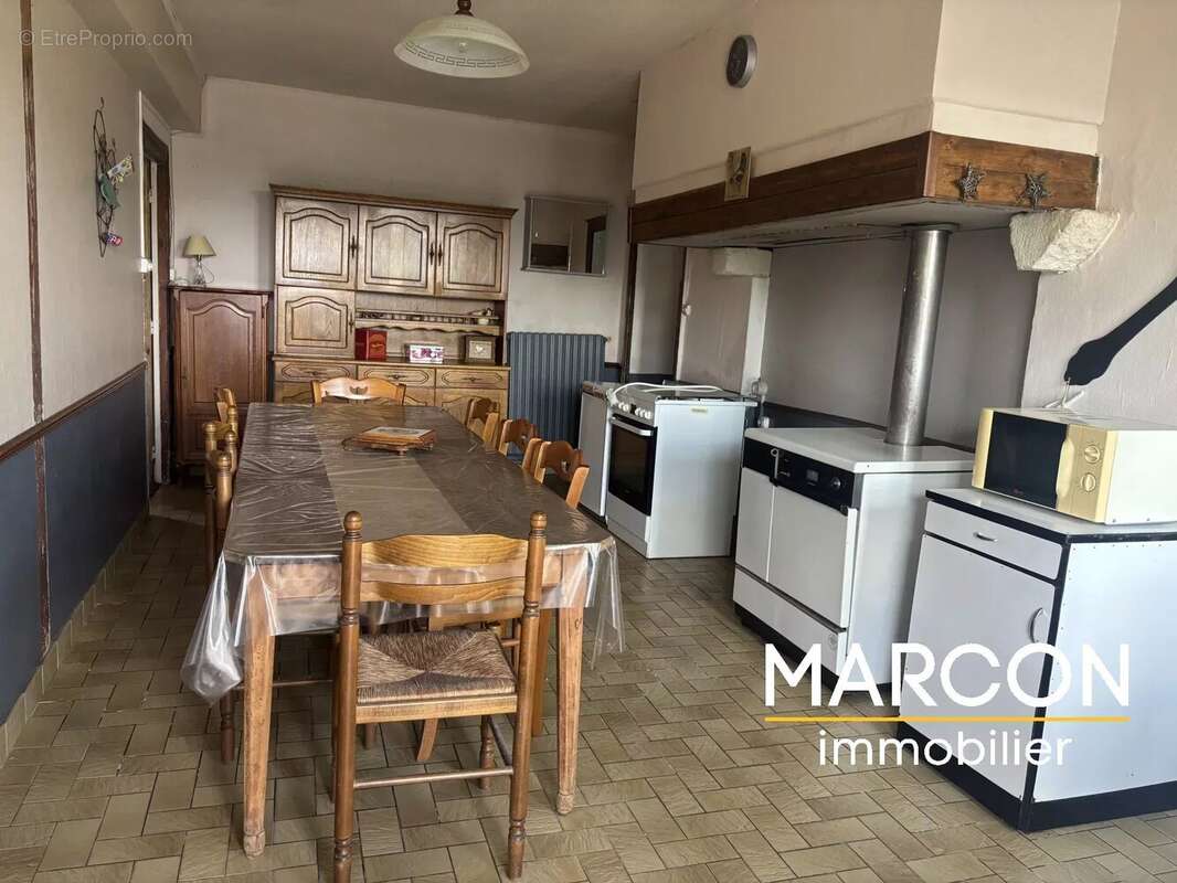 Maison à LE GRAND-BOURG