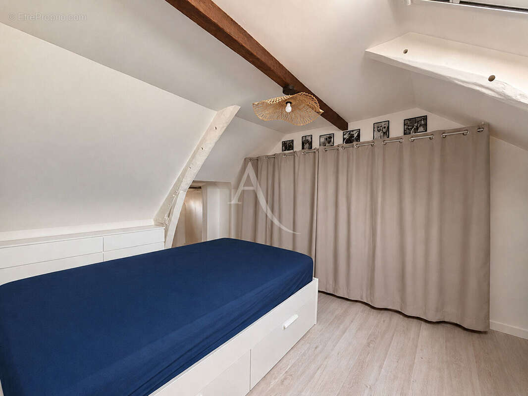Maison en pierre mitoyenne avec cour, jardin clos, terrasse et garage - photo 6