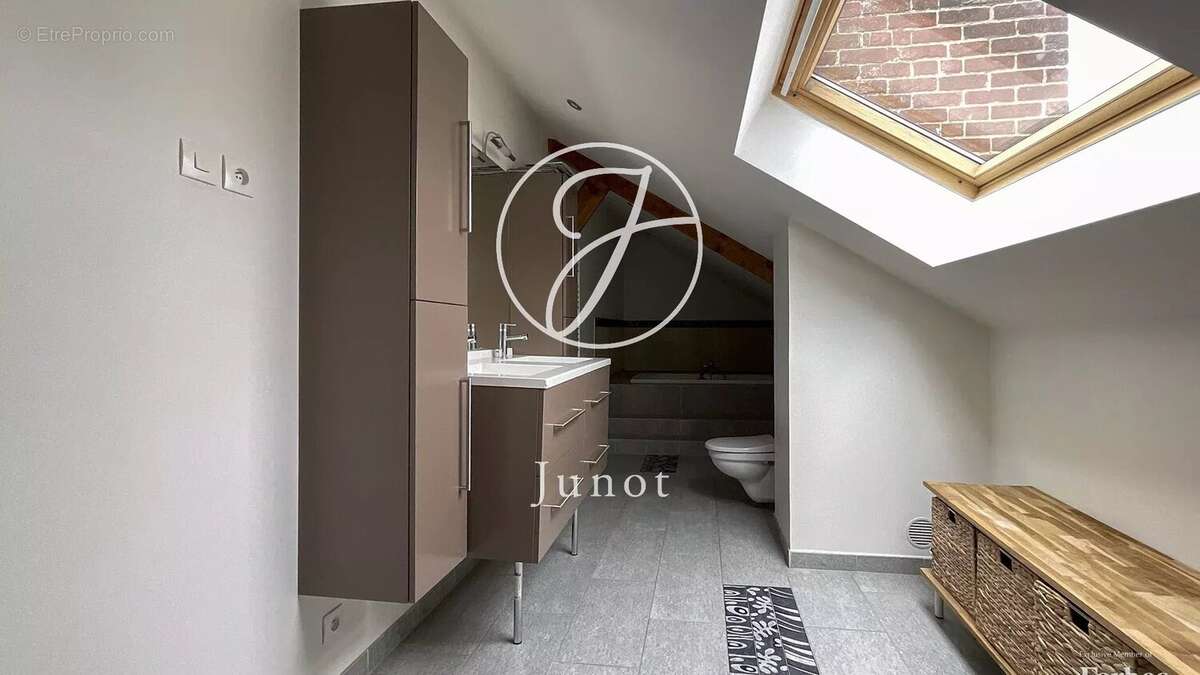 Templeuve en Pévèle – Maison de caractère – 262m² - 5 chambres – Bureaux – Jardin – Sous-sol - photo 14
