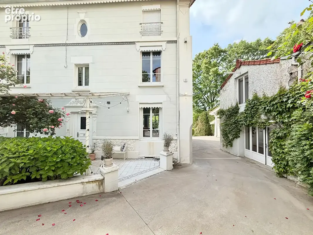 Demeure de Prestige, Élégante Maison Eiffel de 1898 avec Piscine et Parc Arboré - photo 17