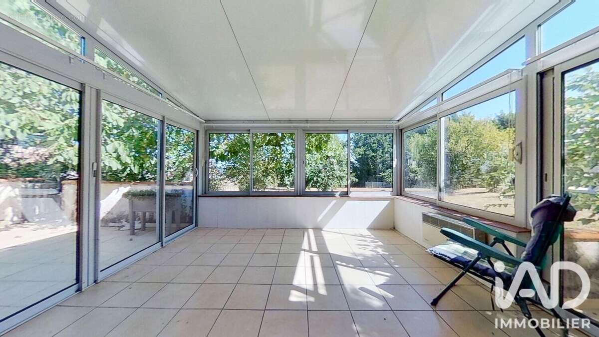 Maison 107 m² à Ytrac  - photo 4
