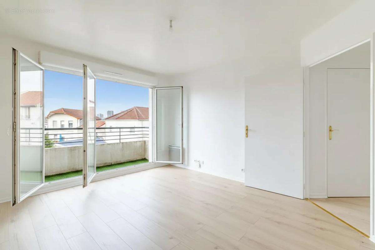 Appartement rénové 2P avec balcon à Drancy - photo 3