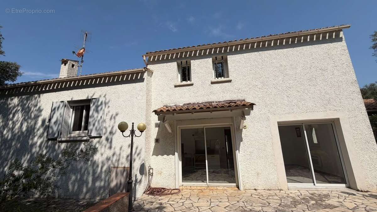 Maison 141 m² à Castelnau-Le-Lez  - photo 2